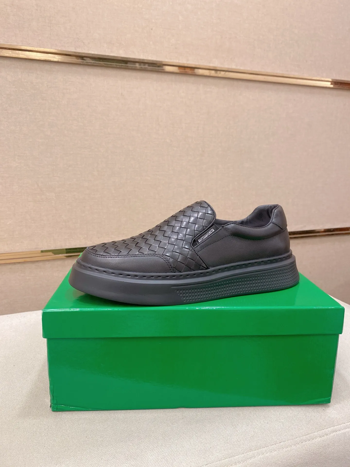 Men's shoes💰 500💰 【BV】The latest hot style‼ ️Casual men's shoes, uppers imported first-layer cowhide. Fully imported first-layer leather lining✔️Exquisite workmanship, excellent foot feel, special rubber sole✔️, cool and fashionable, the latest fashion, fashionable outsole, hurry up. Code number: 38-44